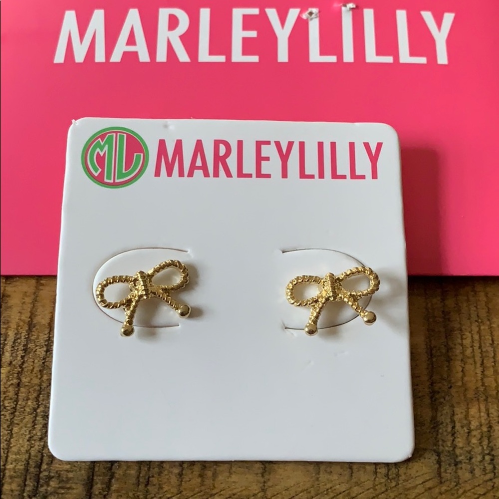 Gold bow earrings